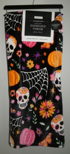 Envogue Throw Blanket Soft Plush Fleece Halloween Skulls Spiderwebs Pumpkins NWT
