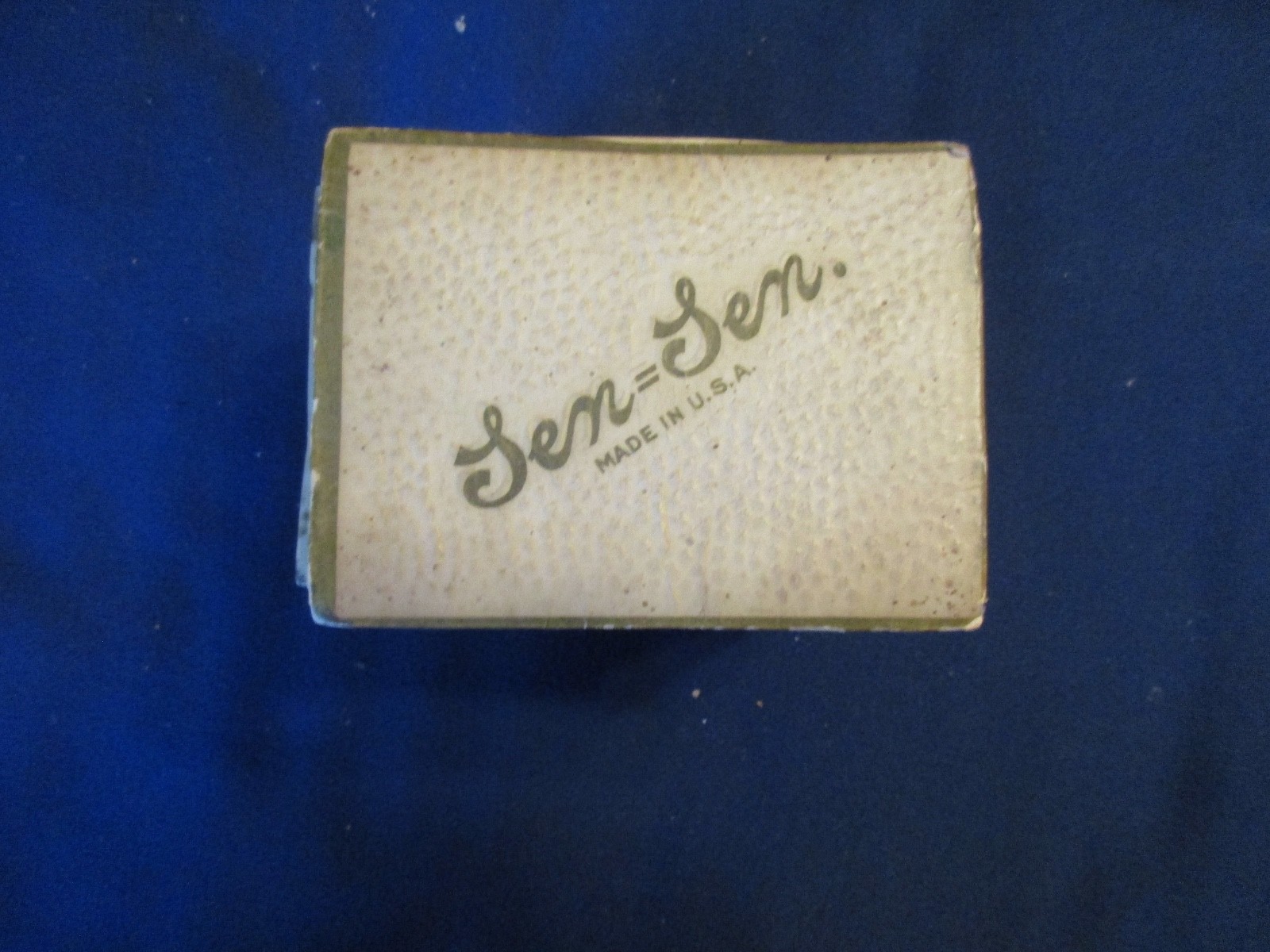 Sen Sen Throat Ease & Breath Perfume Mints box 3 x4 x4" neat graphics