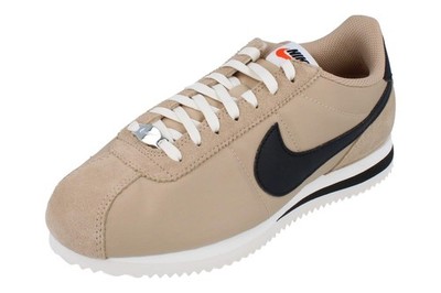 NIKE Damen W Cortez Sneaker, Desert Black Sail, 42 EU