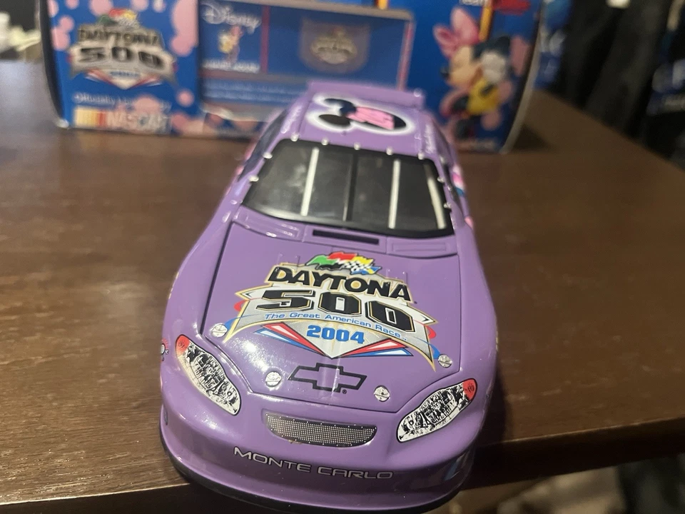 1:24 2004 Minnie Mouse Daytona 500 Chevy Team Caliber Preferred 1 of 10,080 - Image 3 of 4