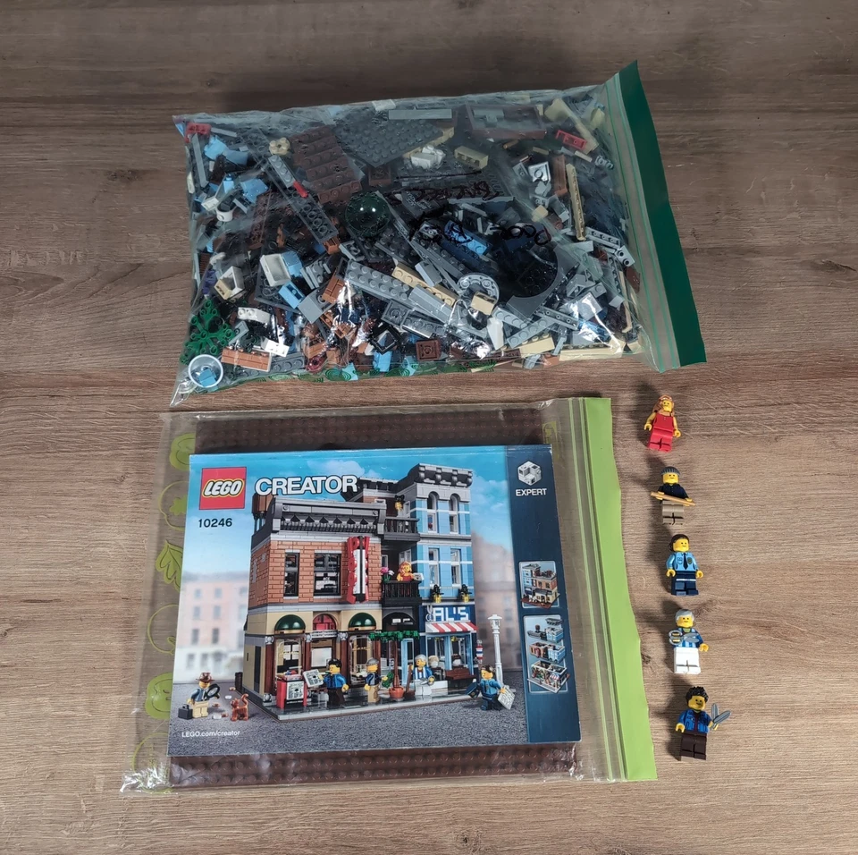 LEGO Modular Buildings 10246 Detective's Office, photo 1 of 5