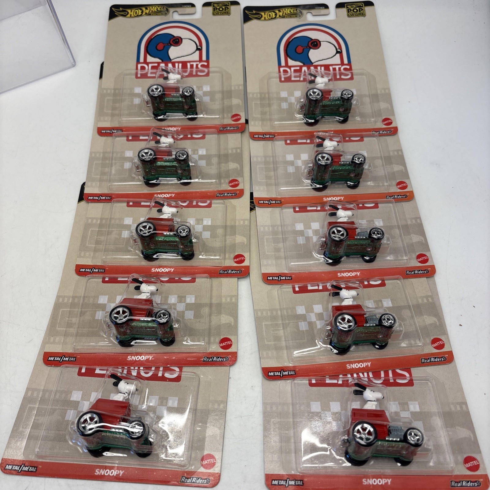 Hot Wheels Pop Culture Peanuts Snoopy Diecast Car 1:64 JBL84 Sealed Case 10