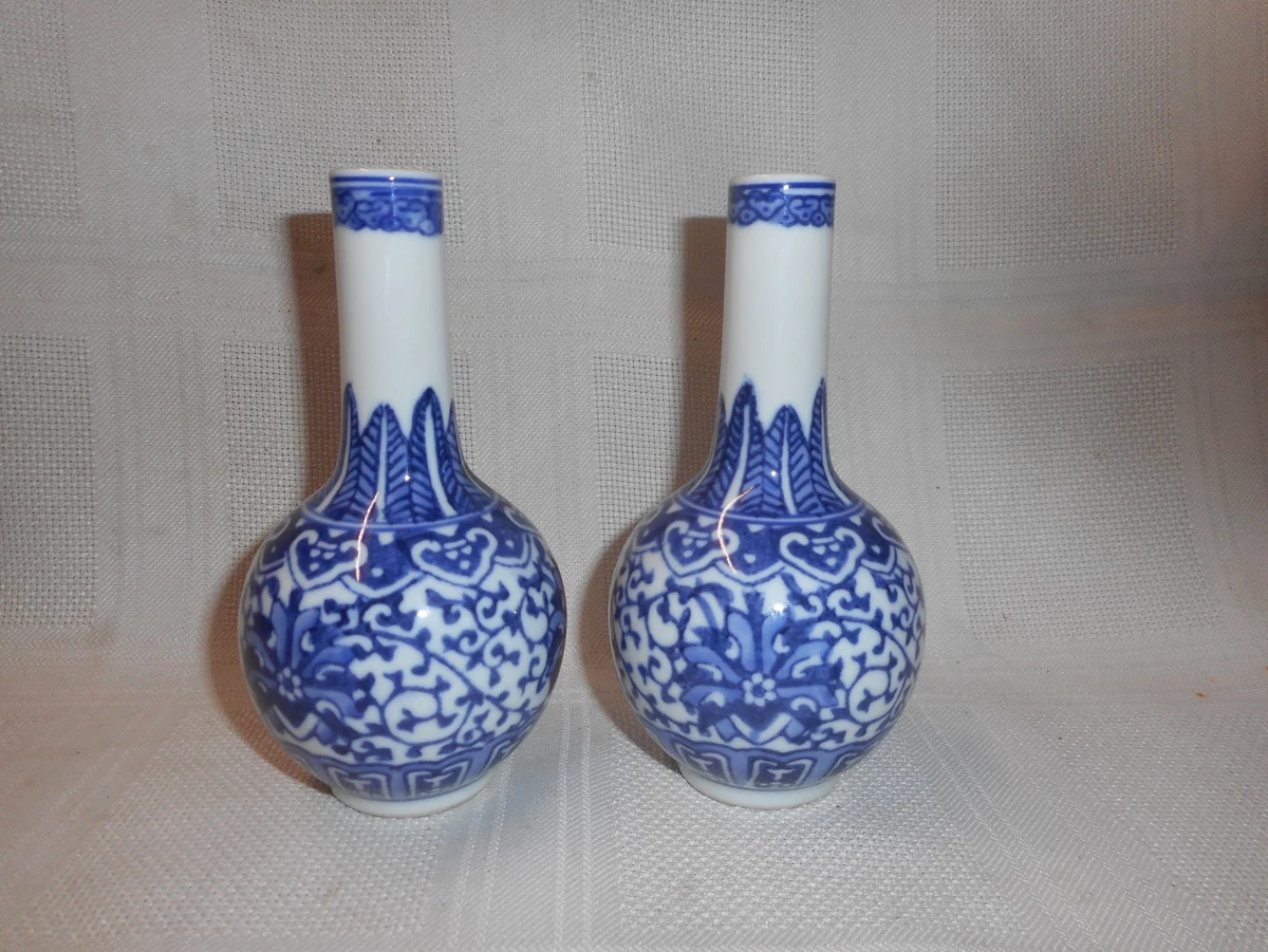 pair of blue and white chinese vases