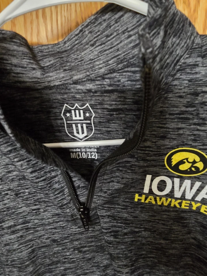 West And Willy New Iowa Hawkeyes Quarter Zip  Heather Black And Gray Youth 10/12 - Image 2 of 2