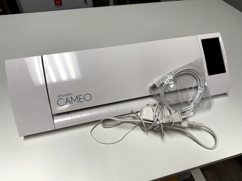 Silhouette Cameo 2 Electronic Cutting Tool Machine Touch Screen TESTED