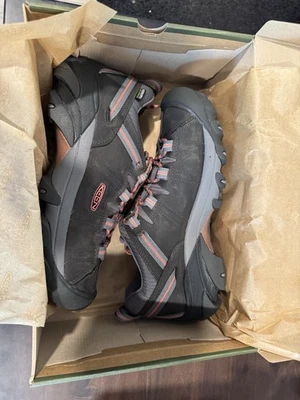 KEEN Women's Targhee II Waterproof Hiking Shoe Magnet/Coral Size 10