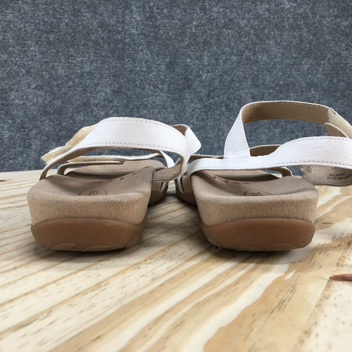 Aetrex Sandals Womens Gabby Strappy White Hook Loop Open Toe