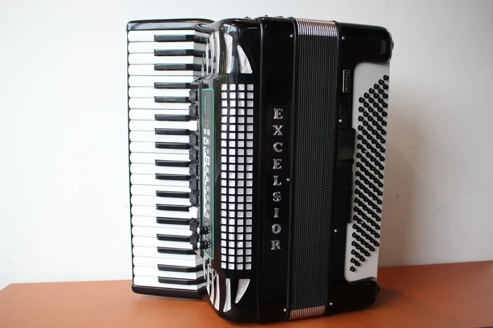 Vintage Excelsior Midivox Serie II Model 320 M Made in Italy Piano Accordion - Image 3 of 4