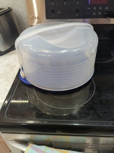 Tupperware Round Maxi Cake Taker with  Blue Storage Base & white Domed Lid 