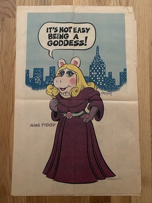 Vintage 1981 Miss Piggy King Features Syndicate Centerfold Comic Collectible