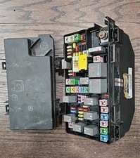 11 12 13 DURANGO / JEEP GRAND CHEROKEE TIPM TOTALLY INTERGRATED FUSE BOX FUSEBOX