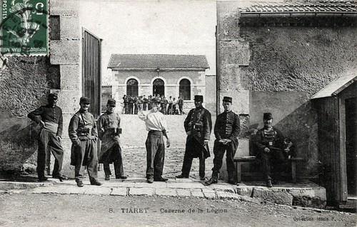 ALGERIE-TIARET-lt-Vue-animee-de-LA-CASERNE-DE-LA-LEGION