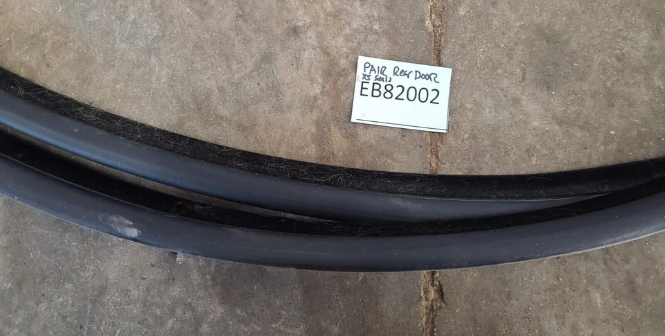 Juego de pares de sellos de puerta trasera izquierda y derecha BMW X5 2000-2006 negro sello genuino E53 Foto 3 de 4