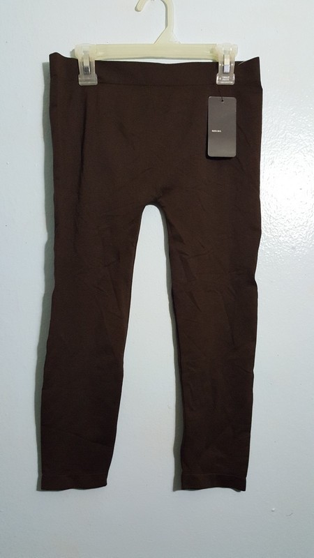 Coccom women capri  leggings size m/l