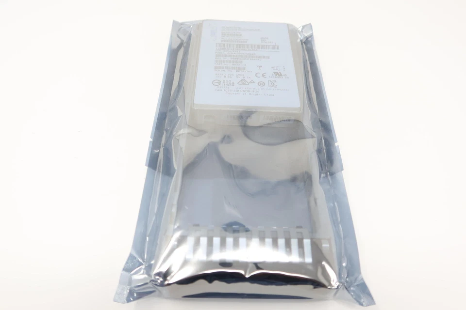 01EJ591 01EJ720 IBM 800GB 12Gbps 2.5in SAS-SSD V3700 V2 Drive - Image 2 of 3