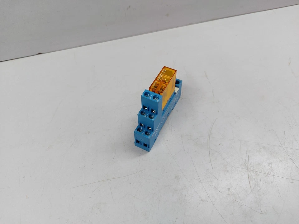 FINDER 40.52 Relais 8A 250V 230V 50/60Hz Avec Prise 95.75 10A 250/300V - Image 4 of 4