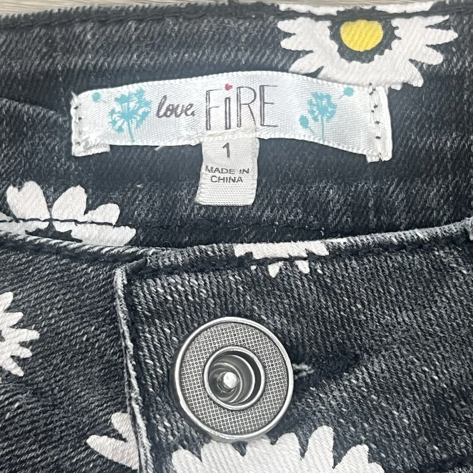Love Fire Cut-Off Jean Shorts Womens Juniors Size 1 Floral - Image 3 of 3