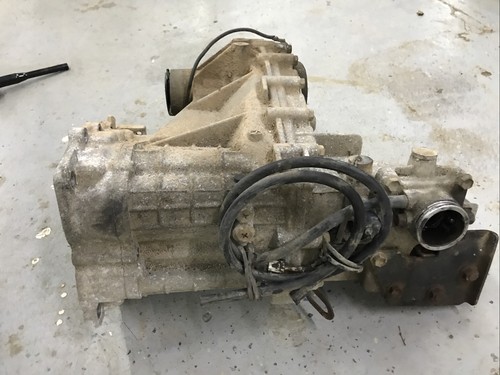 00 01 02 03 SUZUKI GRAND VITARA TRANSFER CASE ASSEMBLY OEM 2.5 automatic 4x4 4wd - Picture 4 of 12