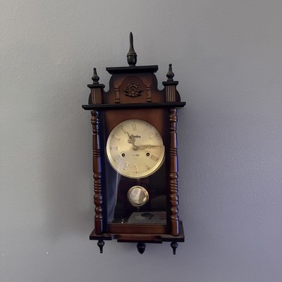 Vintage Linden #8952 31 Day Wall Clock Wood Case Key Wind Pendulum
