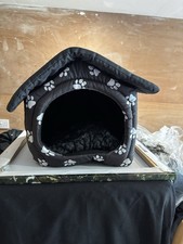 Small Dog Or Cat Bed In A Little House Shape With Vet Bed Lining