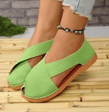 Women’s Flat Strappy Sandals Size 11 W Green Suede Hollow Up Closed Toe Oriental