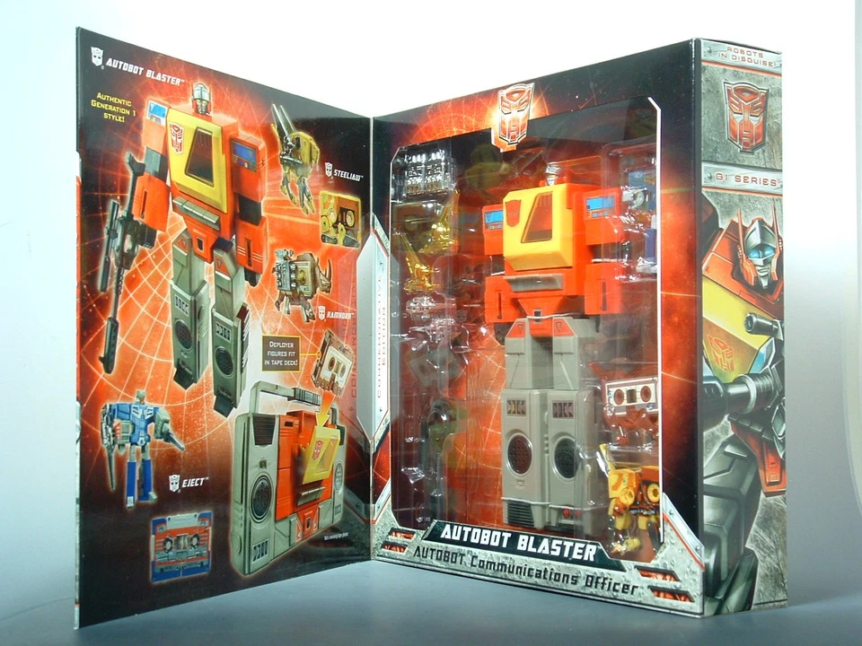 Blaster and Cassettes SDCC Exclusive | Transformers G1 Reissues Universe - Image 3 of 4