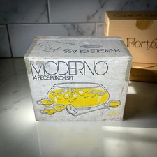 Vintage Moderno 14 Piece Punch Set By Riekes‑Crisa With Original Box