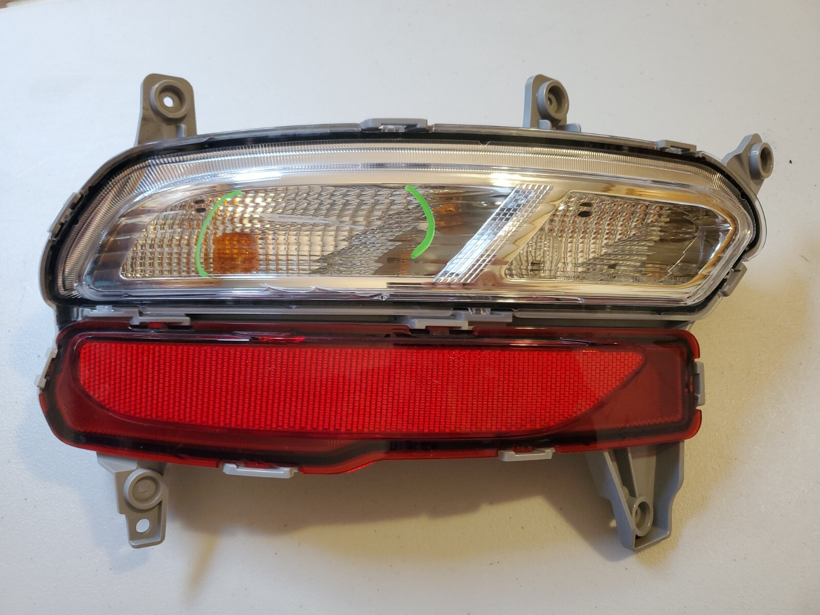OEM 20-21 KIA SPORTAGE LEFT REAR BUMPER SIGNAL LIGHT HALOGEN 