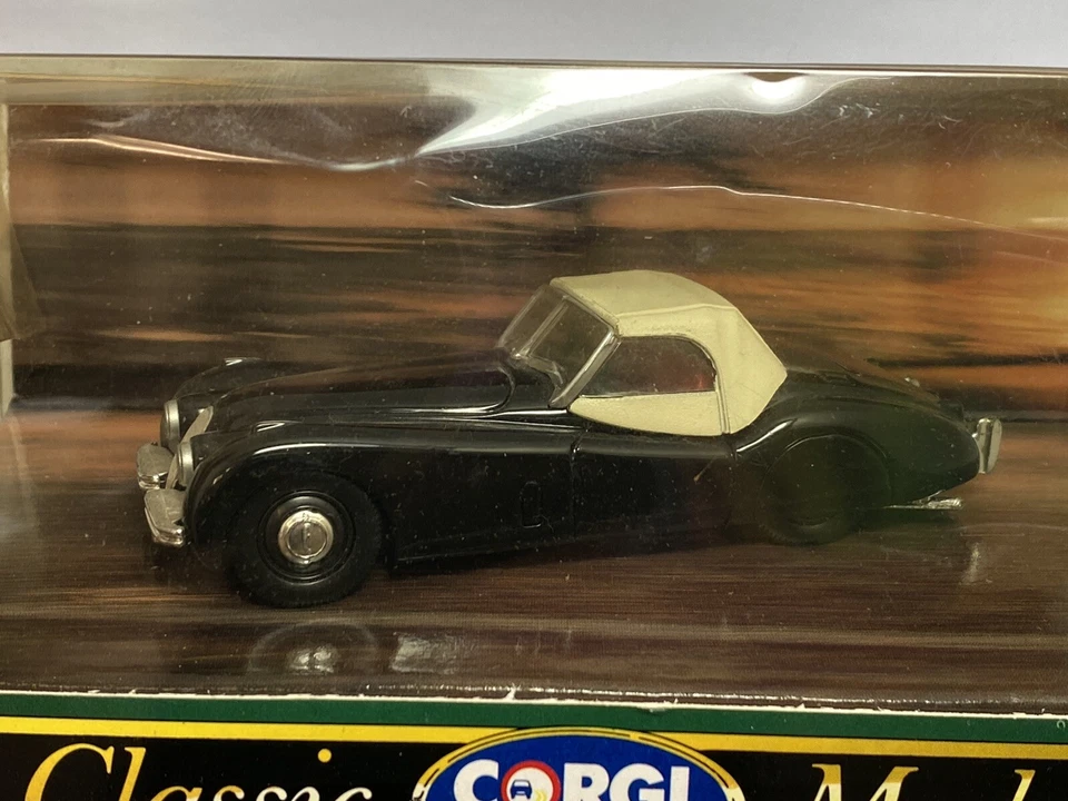 Classic Corgi Models 96060 Jaguar XK120 Soft Top Die Cast Model Car - Image 2 of 4