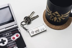 Nintendo Entertainment System NES 3D Chrome Metal Controller Keyring by Paladone