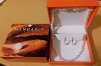 Mandarin Cultured Pearls - 18 Necklace And Earings - 14k Gold - In Gift Box Mandarin Cultured Pearls - 18 Necklace And Earings - 14k Gold - In Gift Box