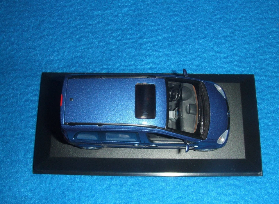 Mercedes Benz W 414 - Vaneo 2004 Jasper Blue 1:43 New Boxed Minichamps - Image 4 of 4