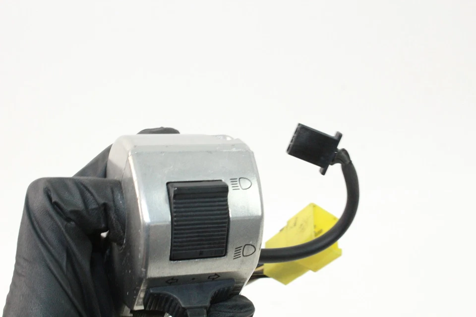 1999 99 Suzuki VL1500 1500 Intruder Left Switch High Low - Image 3 of 4