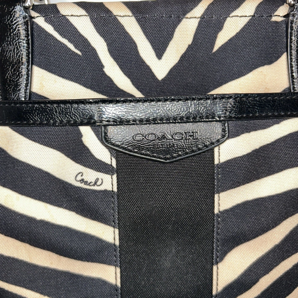 Bolso de Mano Coach Zebra Bolso de Hombro Firma Rayas Negro y Tostado Lona 23283 Foto 2 de 4