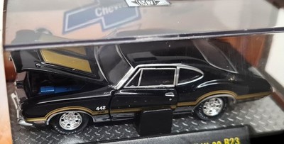 Castline 1/64 Oldsmobile Cutlass 442 W-30 R23 1970 Black Diecast Model Car