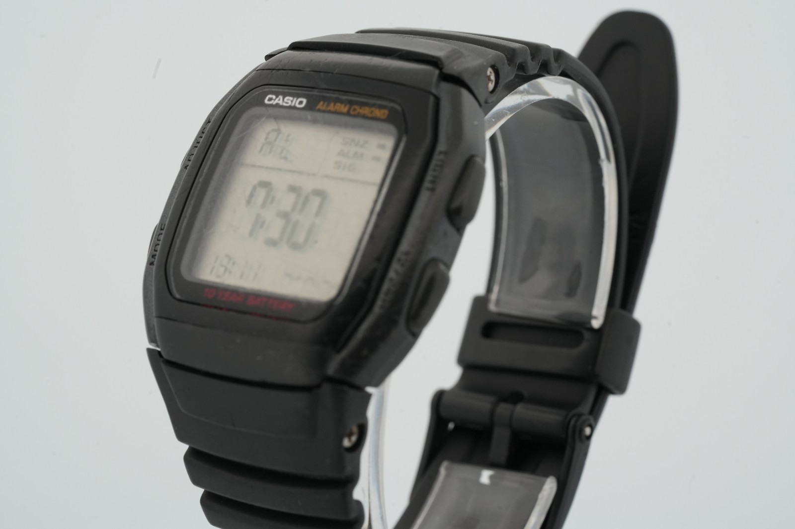 Casio W-96H Men Black Resin Band Alarm Chronograph Date/Day Digital ...