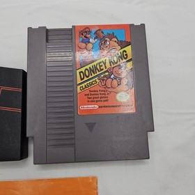 Nintendo NES Donkey Kong Classics (1988) Game Cartridge with manual