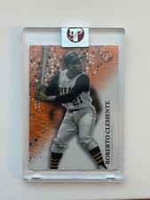 2022 TOPPS PRISTINE #82 ROBERTO CLEMENTE 15/25 ORANGE REFRACTOR ENCASED