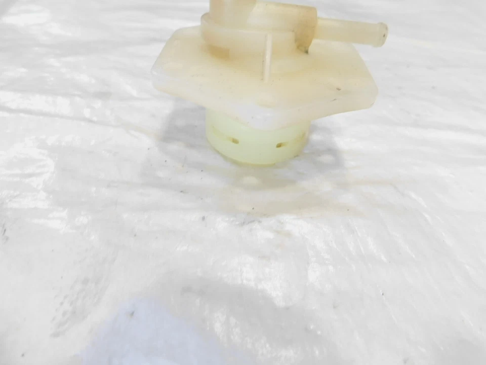 BMW C600 G650 HP2 K1200 K1300 R1200GS Gas Petrol Fuel Tank Release Safety Valve - Imagem 4 de 4