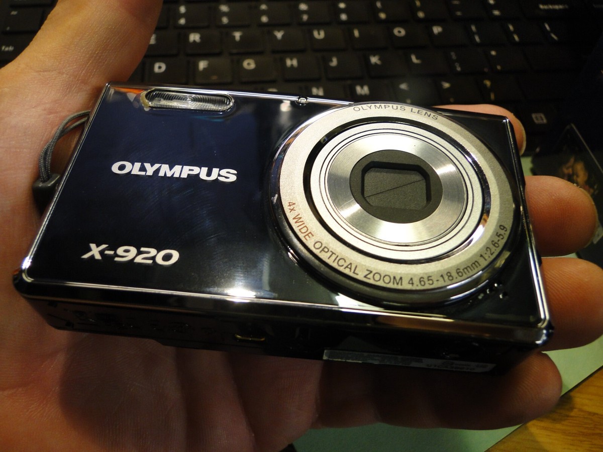 Olympus X-920 12 Megapixel Digital Camera in box MINT Tested w 2