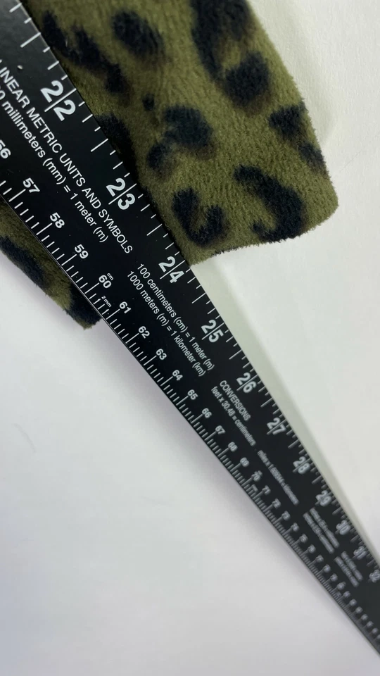 Old Navy Active 女式 Go-Warm 动物印花全拉链夹克 CS8 绿色小号。 — 第 4/4 张图片