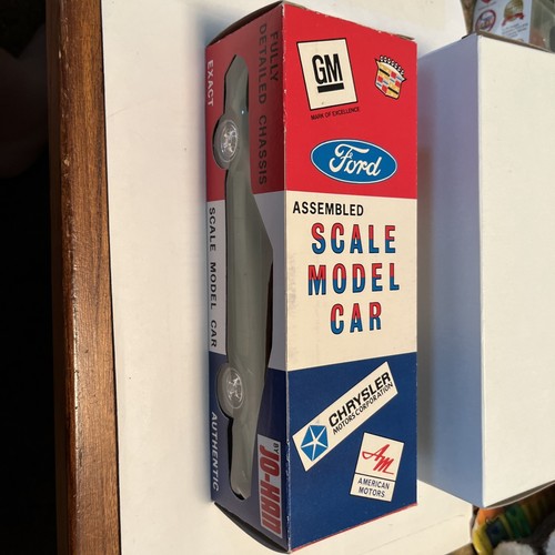 1967 Oldsmobile Toronado Plastic Promo Friction Model By Johan 1/25 Scale Green - Picture 12 of 16