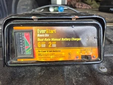 EverStart WM 82-6 Basic Six dual rate 2 & 6 amp 6 & 12 V manual battery charger