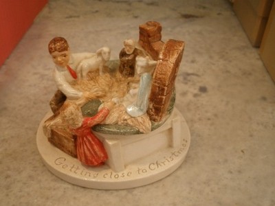 VINTAGE SEBASTIAN MINIATURES 1986 GETTING CLOSE TO CHRISTMAS