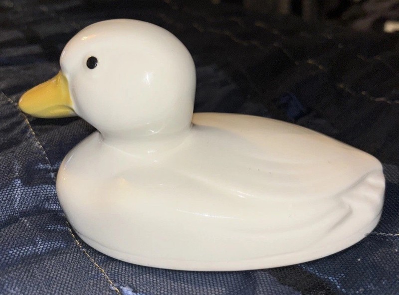 **VINTAGE** Carbone Pottery Duck Casserole Dish Cover 6” X 4” (NO BOTTOM DISH)