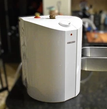 STIEBEL ELTRON 2.5 Gallon White Mini-Tank Electric Water Heater