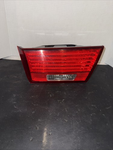 Fits 2009-2010 Hyundai Sonata Right Taillight Assembly OEM:924040A500