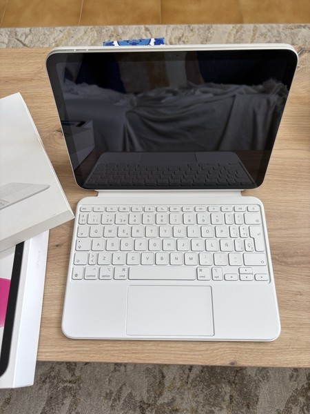 Apple iPad blanco 64 GB 10th Generation con teclado iPad blanco Magic Keyboard