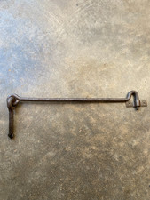 Ancien crochet 34,7 cm, en fer forgé  pour porte volet grille, serrure penture