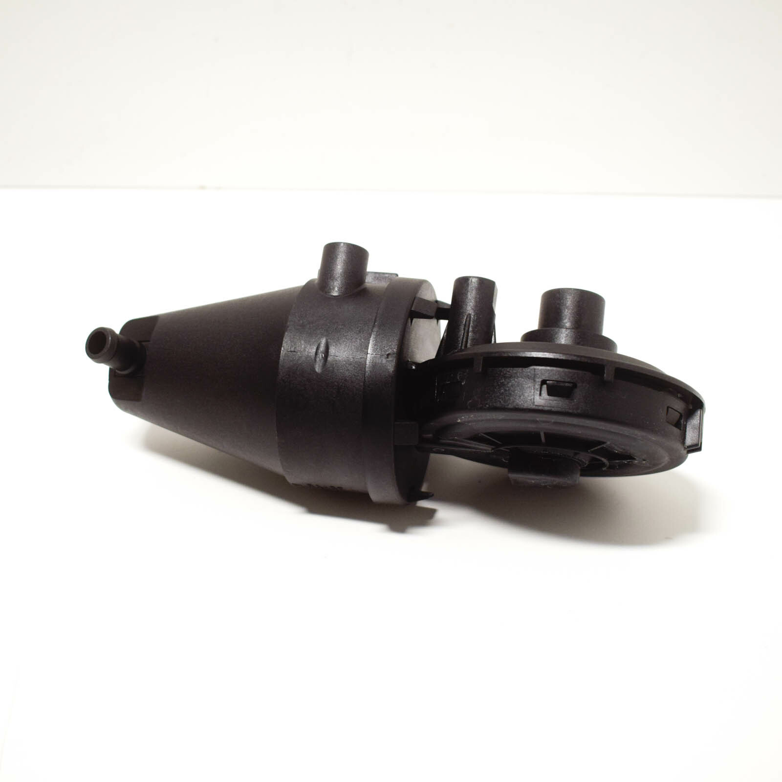 NEW BMW 5 E39 2.2I 125KW CRANKCASE VENT VALVE 11151703484 96-99 